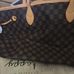 Elegant Checkered Tote with Tan Accents